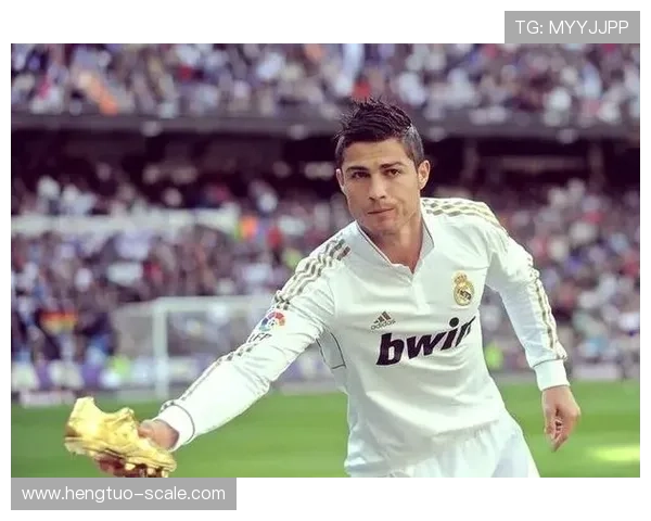 高个子足球明星的魅力与成就探索:他们如何在绿茵场上书写传奇